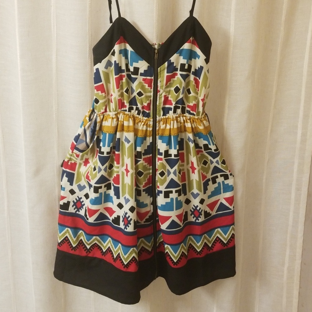 Dress - Picture 3 of 4